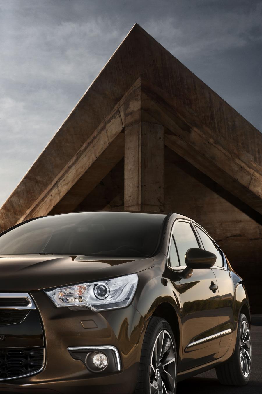  Citroen DS4 2010 года  (фото 63 из 143)